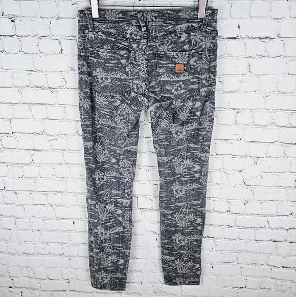 ROXY | floral Hawaiian print denim skinny jeans - Picture 2 of 8